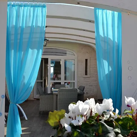 Guest house Dimora Porto Contessa 2*